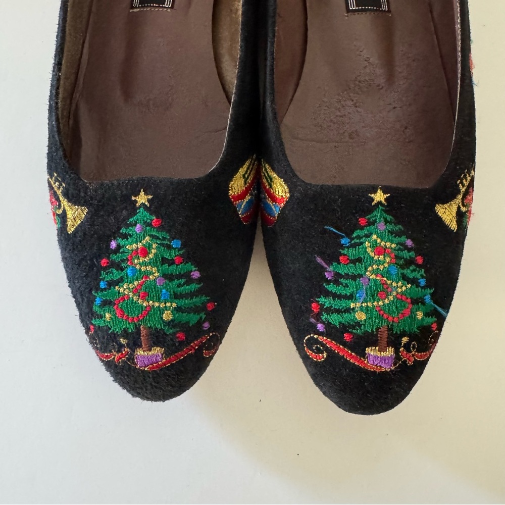 J.Renee Black Festive Embroidered Flats